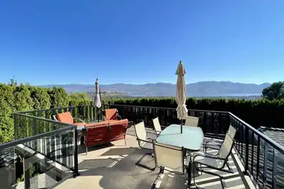Image de Lakeviews and Relaxation in West Kelowna…quiet area 5 minutes from beach!