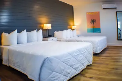 Devon Shores - Standard Family Suite