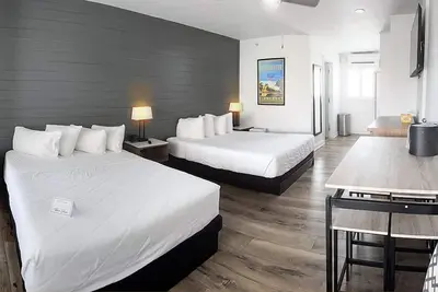 Devon Shores - Family Studio