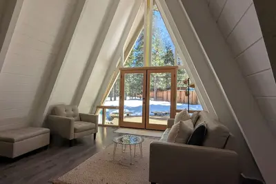 Image de Star Chalet :: 2 bed & 1 Lux bath :: Near Lake, Homewood + Rubicon