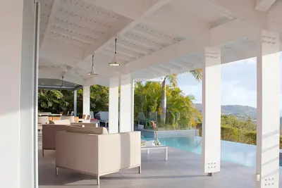 Image de Villa Coco Cannelle Prestige Vue Mer avec piscine à débordement (Au-dessus de la plage de Grande Anse)