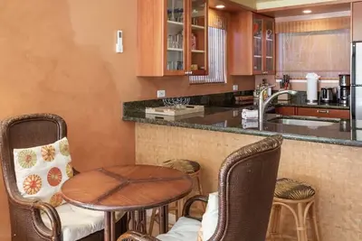 Image de Orchid Suite, 1 bedroom, sleeps 4, pool & Bbq, Pre-Renovation Summer Sale