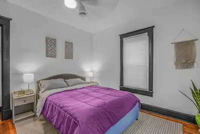 Image de Gorgeous New Remodel - Close To It Everything!