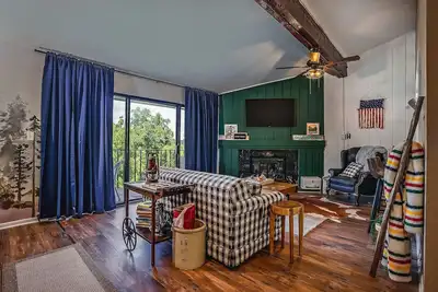 Image de Family friendly Camp themed condo on Lake Como, minutes to downtown Lake Geneva