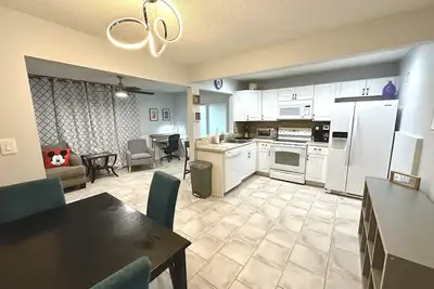 Image de Private/Spacious 1br Central Near LegoLand 2 Miles