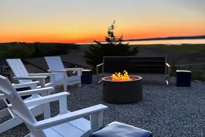 Image de Secluded Family Oasis Next To Bayside w\/ Deck