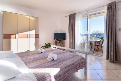 Image de Appartement de deux chambres avec le balcon et la vue sur le mer Dramalj, Crikvenica (A-19997-c)