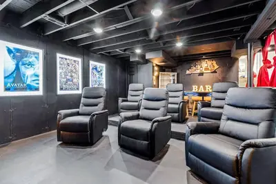 Image de Riverfront Symphony*Newspaper featured*Pets*HotTub*Theater*Luxe Amenities*Views