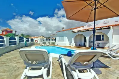 Image de Pleasant house with private pool and a covered barbecue area