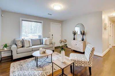 Image de Pet-Friendly Home ~ 6 Mi to Downtown Atlanta!