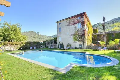 Image de Villa Artemia: A splendid eighteenth-century three-story historical villa surrounded by a wonderful age-old park, with Free Wi-Fi.