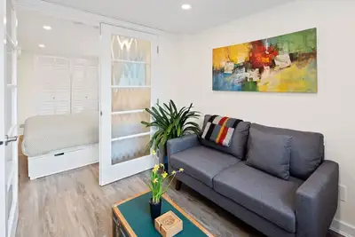 Image de Garden City Suite: Perfect Location & Comfort