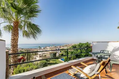 Townhouse with Stunning Views, Torreblanca, Fuengirola
