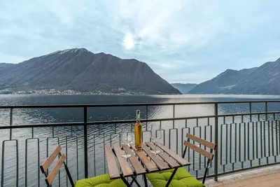 Image de Colonno Apartment W\/Breathtaking View!