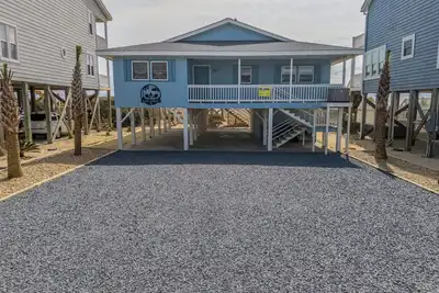 Image de Hobbs Realty - \"Bless it! \" an oceanfront home with large deck and direct beach access!