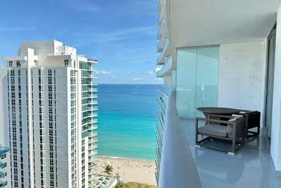 Image de Cozy unit @ 18th Floor with Ocean view