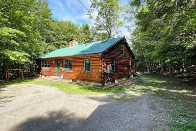 Image de Spencer View (Waterfront on Moosehead Lake with Mountain Views)