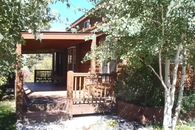 Image de Modern \"Tiny Home\" Style Cabin on Taylor River with Private Fishing Access