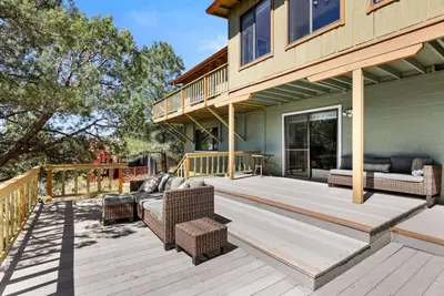 Image de Juniper Views! 1. 8 mi Courthouse/ Whisky Row