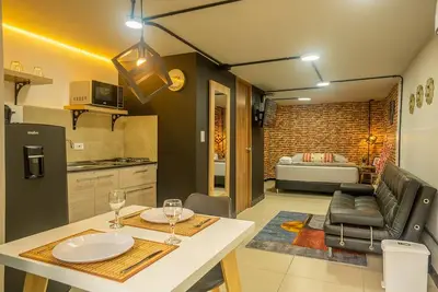 Image de Industrial Lodge, al Mejor Estilo Neoyokino, en Cali Imbanaco