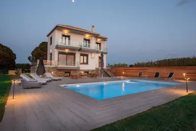 Image de Mirazur Seafront Sunset Villa