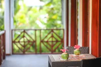 Image de 10 mins from pristine Maldivian beach.