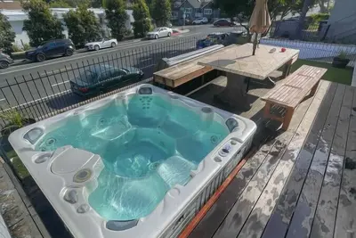 Image de Steps To The Best Beach | Surf | Spa | Main Street