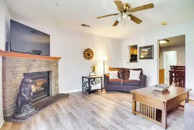 Image de Secluded Sevierville Condo w/ Hot Tub + Mtn Views!