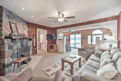 Image de Spacious Home w\/ Deck on Lake Chetek!