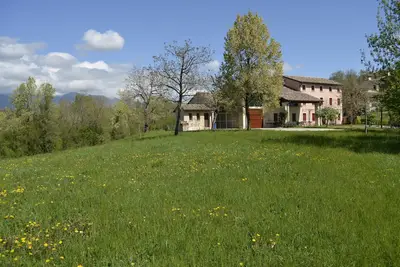 Image de Beautiful apartment surrounded by greenery a stone's throw from the mountains