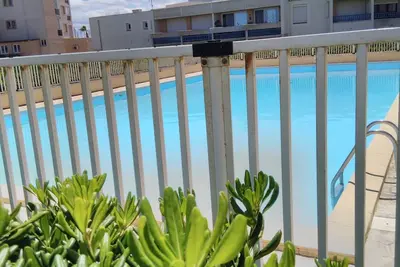 Image de app situè a 30 metres de 45m2 avec vue splendide sur la mer et piscine
