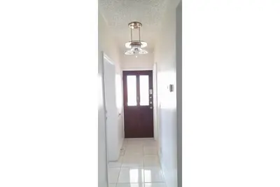 Image de Luxury 4 bedroom 2 1\/2 bath Condo with pool.