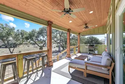 Image de Lakeviews w/ 5 minute walk to lake!