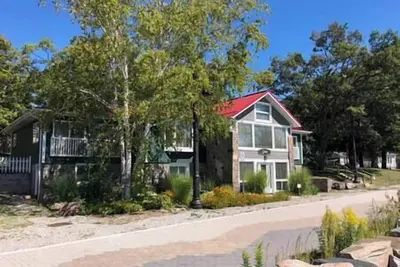 Image de 5 Bedroom Cottage on Georgian Bay - The Grisé