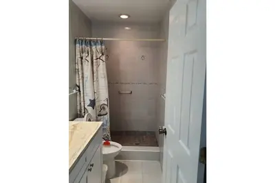 Contemporary 2-bed 2-bath condo.