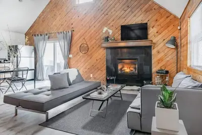 Image de Pocono Modern & Rustic | Firepit | Pets Okay