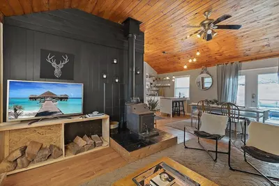 Image de Romantic Pet-Friendly Bungalow in Pocono Pines