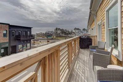 Image de Seabrook's Above Market: Oceanview, Dog Friendly!