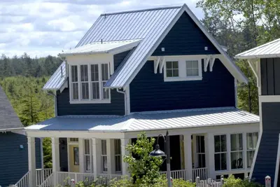 Image de Seabrook's Ampersand, a comfortable and cozy home, enjoy the private hot tub!