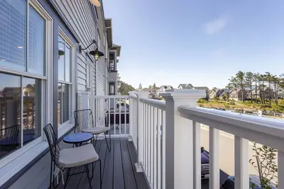 Image de Seabrook's At Last, a loft in Town Center!