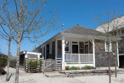 Image de Seabrook's Beach Reflections, a tranquil home near Town Center!