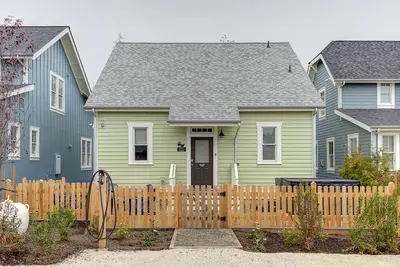 Image de Seabrook's Goat with the Flow, kick back, relax at this dog-friendly home!