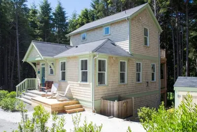 Image de Seabrook’s LegaSea Beach Home: Dog Friendly, Hot Tub!