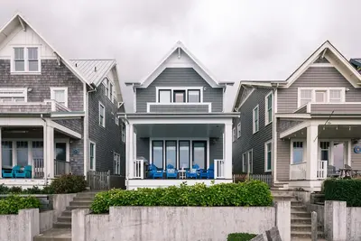 Image de Seabrook's Love Shack, the perfect oceanfront retreat for couples!
