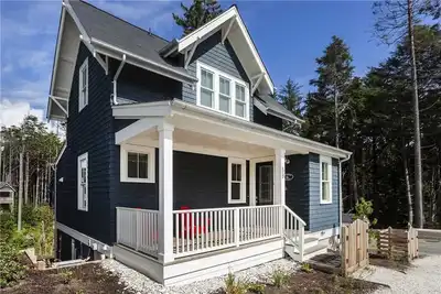Image de Seabrook's Northwest Passage, located at the end of a quiet street!