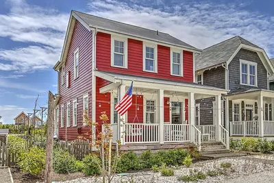 Image de *New* Seabrook's Red Sky at Night, a very dog-friendly home!