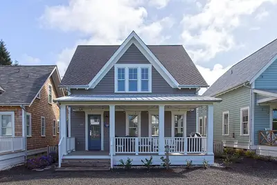 Image de *New* Seabrook's Sandy Tales, a dog-friendly home with a hot tub!
