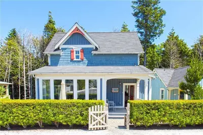 Image de Seabrook's Seaside Treasure, a 3-bedroom home!