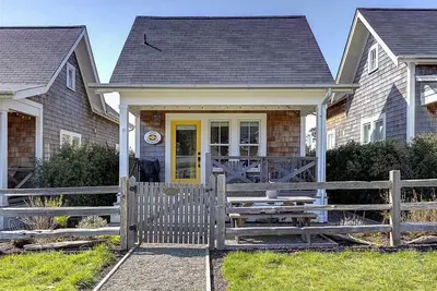 Image de *New* Seabrook's Sweet Buttercup, a 2-bedroom quiet retreat!