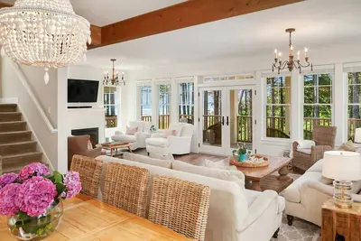 Image de *New* The Beach House, a 5-bedroom home with amazing oceanviews!